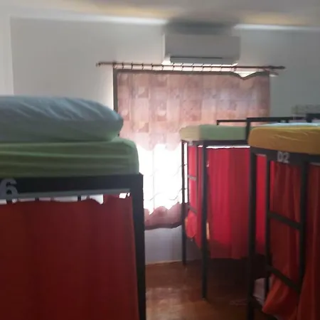 بيت شباب Turunc فتحية